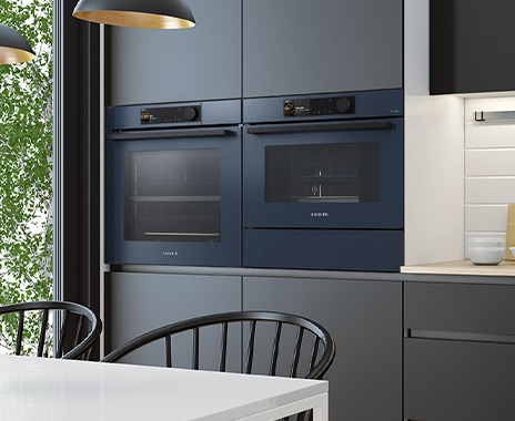 Shows the oven installed in a kitchen. Its BESPOKE "Clean Beige" color elegantly complements the kitchen's color scheme.