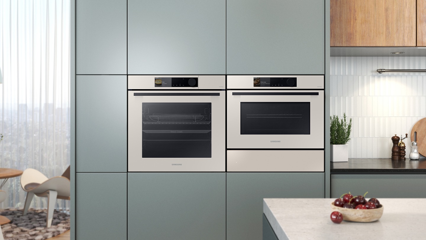 Shows the built-in oven seamlessly installed in a kitchen next to a Microwave Combo oven. Its BESPOKE "Black Glass" color elegantly complements and enhances the kitchen's color scheme.