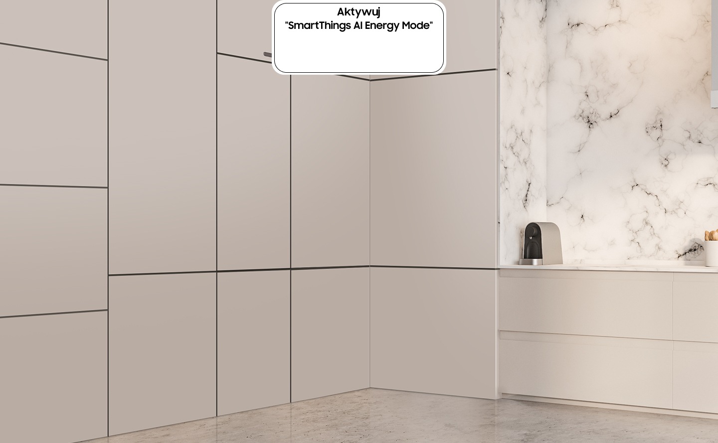 Встраиваемый в кухню холодильник BRB80F30AES0EO с кнопкой активации «SmartThings AI Energy Mode» в выключенном состоянии.
