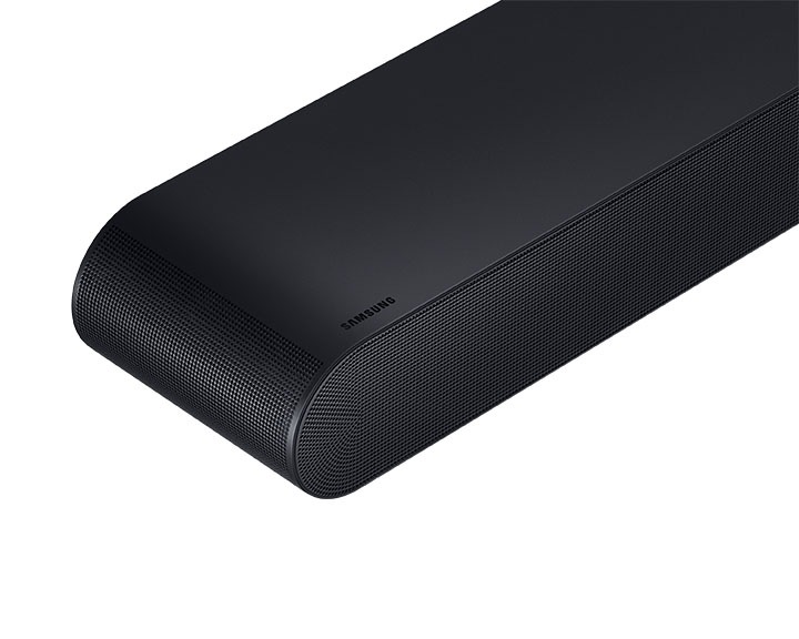 [Rzút~ pód k~ątém z~ práw~éj st~róñý~ ñá cz~árñý~ sóúñ~dbár~]