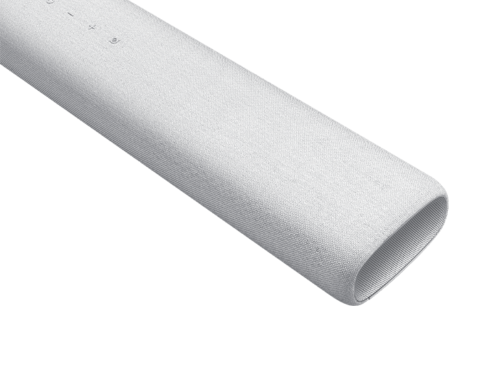 Zbliżenie na wykończenie nowego soundbaru Samsung S61T w kolorze srebrnym - specjalna tkanina zaprojektowana przez Kvadrat charakteryzuje się wysoką wytrzymałością