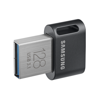 Widziany z lewej perspektywy nieduży pendrive 128 GB Samsung MUF-128AB/APC FIT Plus 2020 z 5-letnią gwarancją i szybkością sekwencyjnego odczytu aż do 400 MB/s