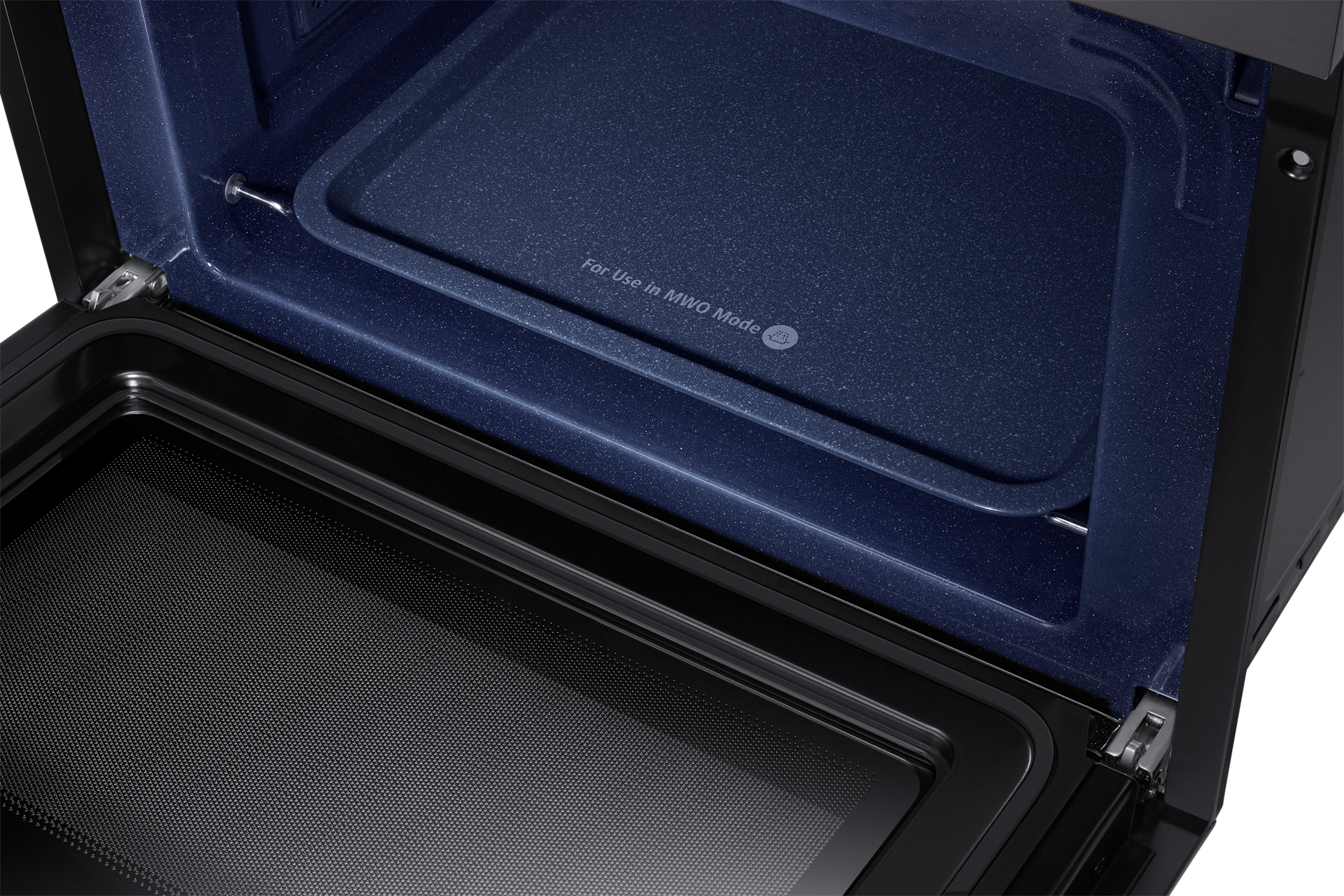 Wnetrze kuchenki mikrofalowej Samsung pokryte ceramiczną emaliowaną powłoką łatwą do utrzymania w czystości