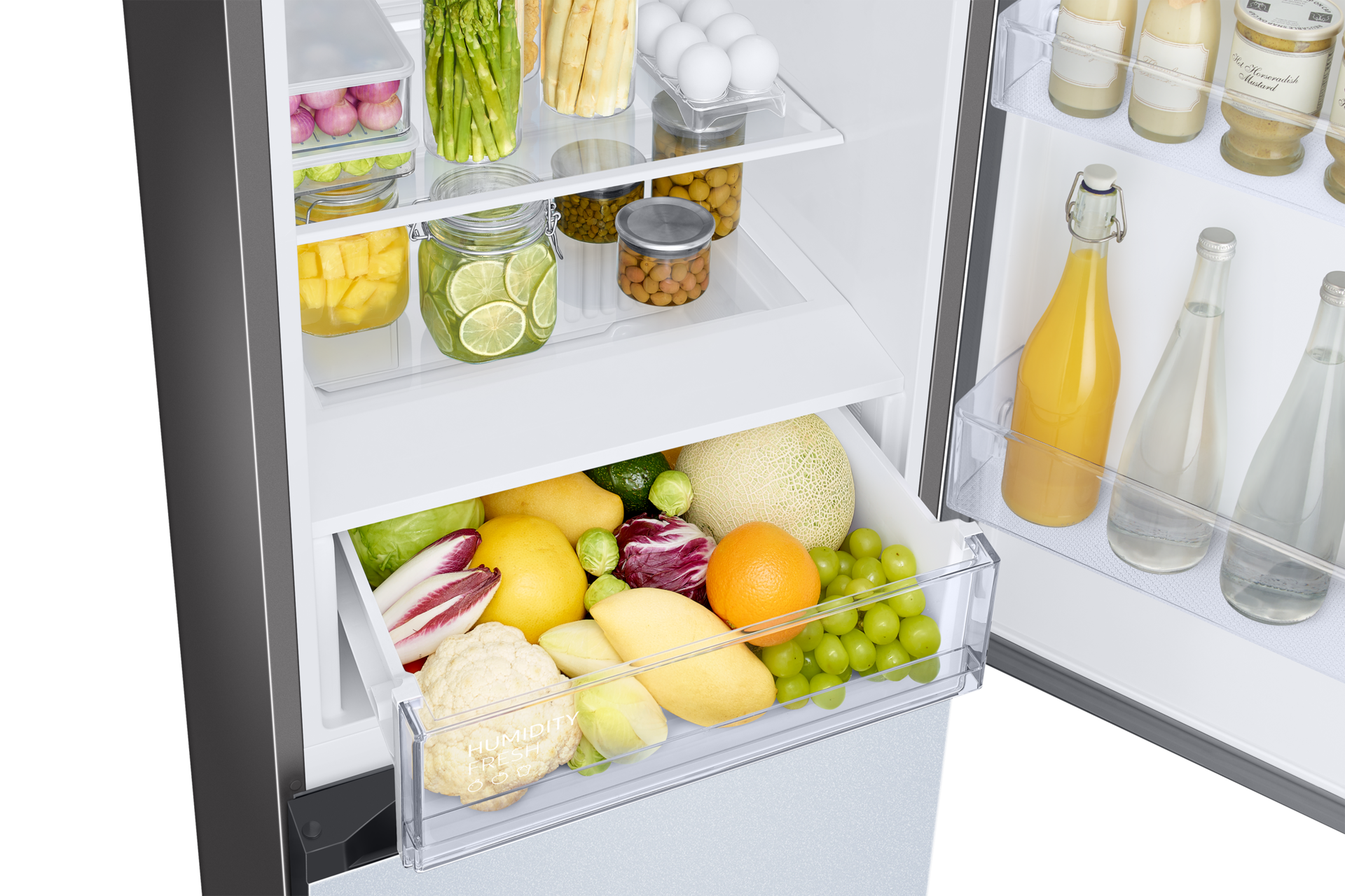 Lodówka Bespoke RB34A6B2ECS z panelem górnym w kolorze  kremowego błękitu - przybliżenie na otwarte szuflady Humidity Fresh+ z propozycją przechowywania żywności