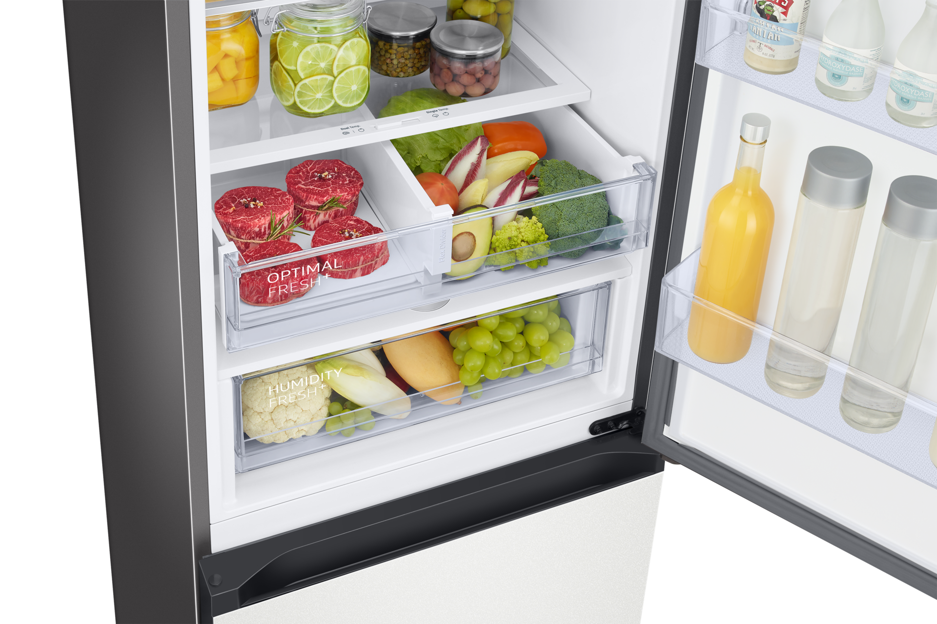 Lodówka Bespoke RB38A6B5CAP z panelami do personalizacji  - przybliżenie na otwarte szuflady Optimal Fresh+ z propozycją przechowywania żywności