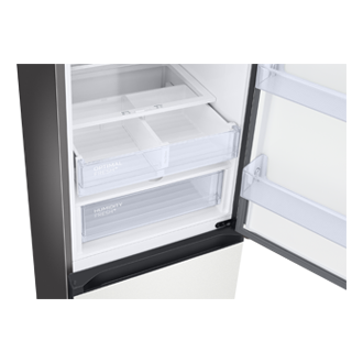 Lodówka Bespoke RB38A6B5CAP z panelami do personalizacji  - przybliżenie na otwarte szuflady Optimal Fresh+ 