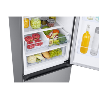 Lodówka Grand+ RB38T675DSA/EF z dolnym zamrażalnikiem - zbliżenie na szuflady z produktami