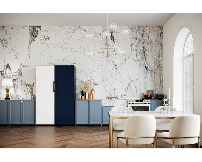 W lodówce Samsung Bespoke RR39A746322/EO zmieścisz zadziwiająco dużo jedzenia.