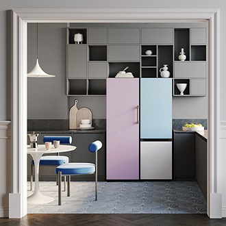 Zamrażarka Twin Bespoke RZ32A748522/EF stojąca obok dwóch lodówek Bespoke