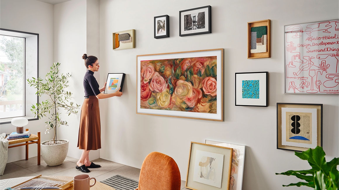 A man and a woman are talki