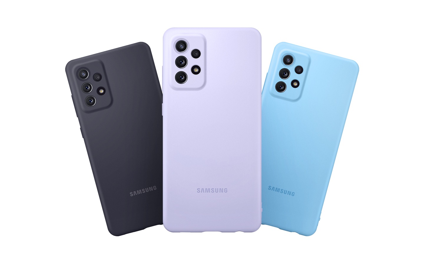 Trei Galaxy A72 cu Silicone Cover rasfirate. Toate trei vazute din spate, pentru a prezenta camerele foto din spate si culorile Negru, Violet, Albastru ale Silicone Cover.