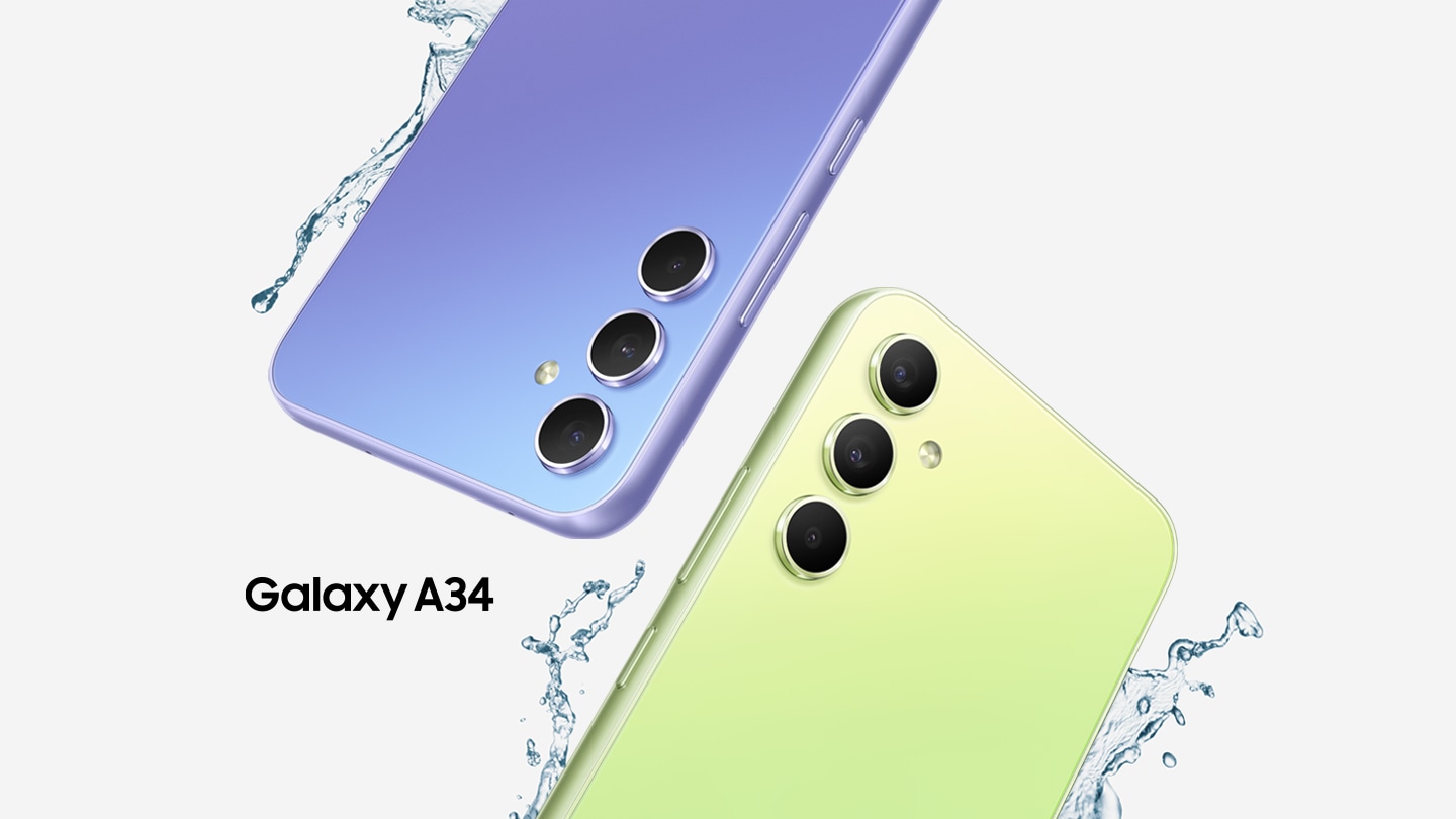 Два смартфона Galaxy A34 5G показаны сверху с акцентом на задную панель, один из них в Лавандовом, другой в цвете Лайм. Капли воды разбрызганы рядом в виде фразы 