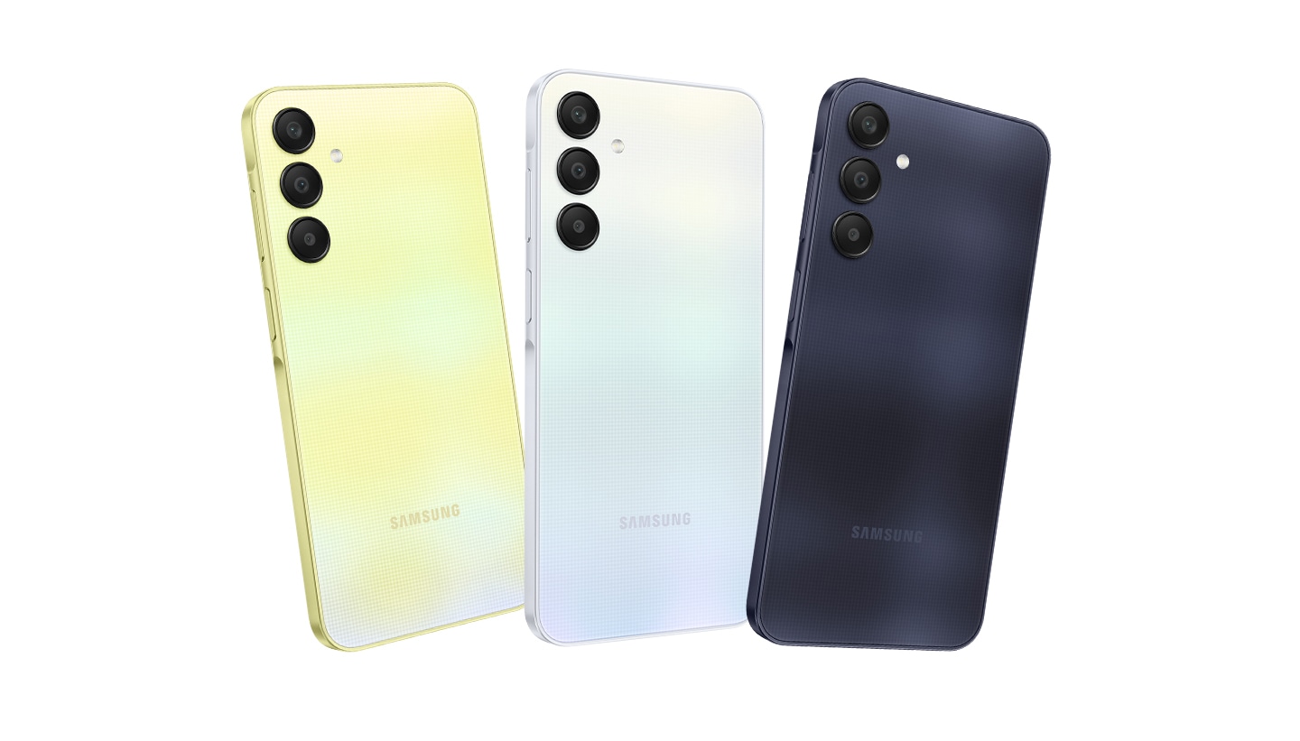 Четыре Galaxy A25 5G в жёлтом, синем и тёмно-синем цветах, если смотреть слева направо. Самый первый и последний показаны с обратной стороны. 