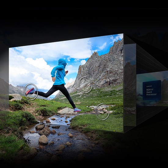 Процессор Samsung NQ4 AI Gen2 работает за многоуровневыми экранами. Когда процессор включается, эффект распространяется по многоуровневым экранам, оптимизируя изображение на переднем плане. Детали горного склона, камней в ручье и обуви бегуна в сцене масштабируются до максимальной четкости.