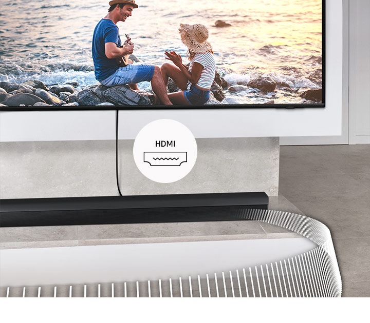 Саундбар Samsung подключается к телевизору через кабель. На сопроводительной этикетке указано HDMI.