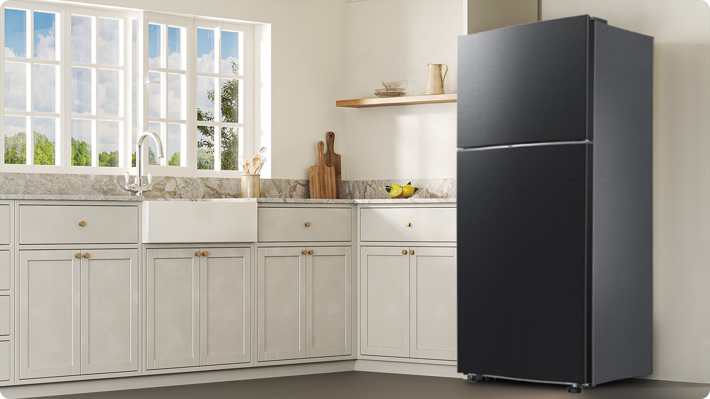 Гладкий внешний вид холодильника придает современной кухне чистый вид благодаря плоской поверхности.