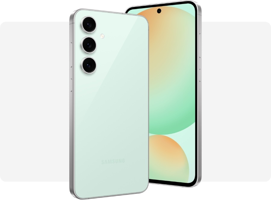 Два смартфона Galaxy S24 FE мятного цвета показаны спереди и сзади. 