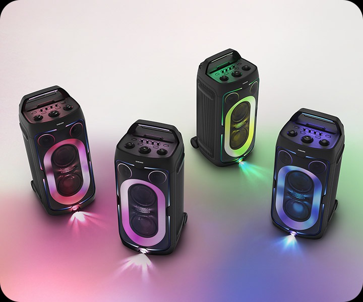 Четыре колонки Samsung Sound Tower излучают разноцветные светодиодные огни для вечеринок.