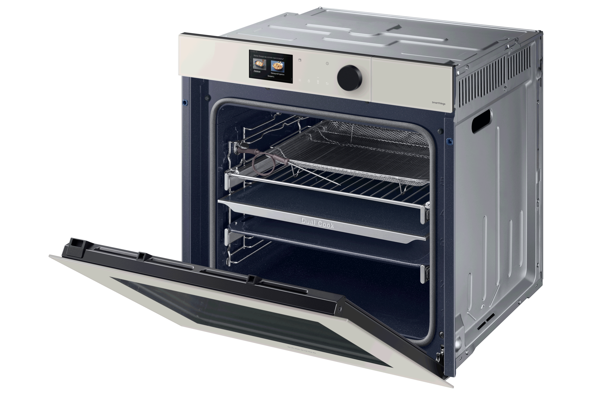  Bespoke, бежевый духовой шкаф NV7000B c AI Pro cooking, 76 л, вид в перспективе открытый
