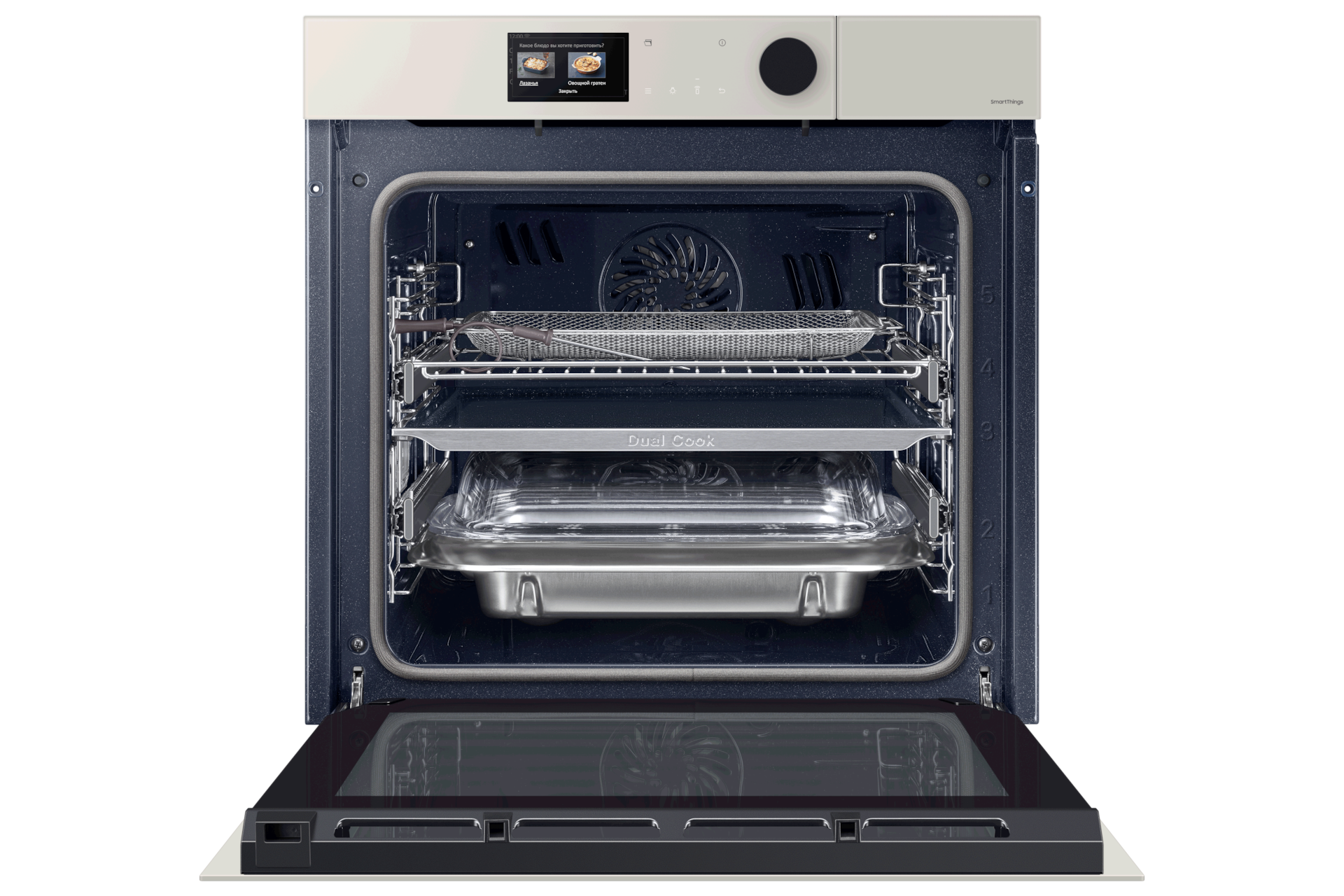  Bespoke, бежевый духовой шкаф NV7000B c AI Pro cooking, 76 л, вид открытый с полками и лотком