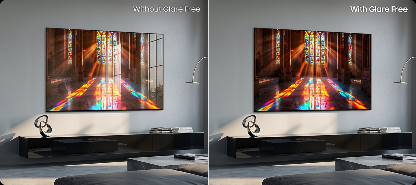 На двух OLED-телевизорах Samsung бок о бок показано церковное окно в мозаике, есть сильные отражения, без бликов по сравнению с более сильными, уменьшающими отражения, с зоной, свободной от бликов.