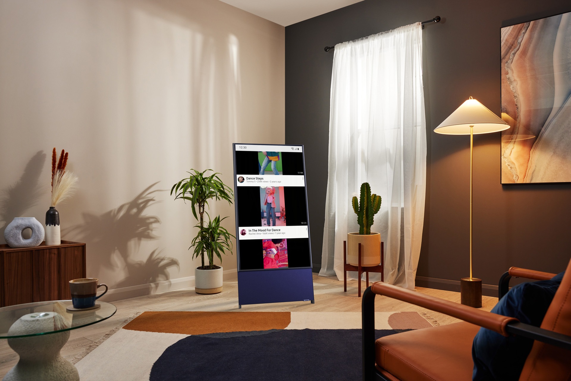 The Sero LS05B TV Lifestyle Feature Image 4