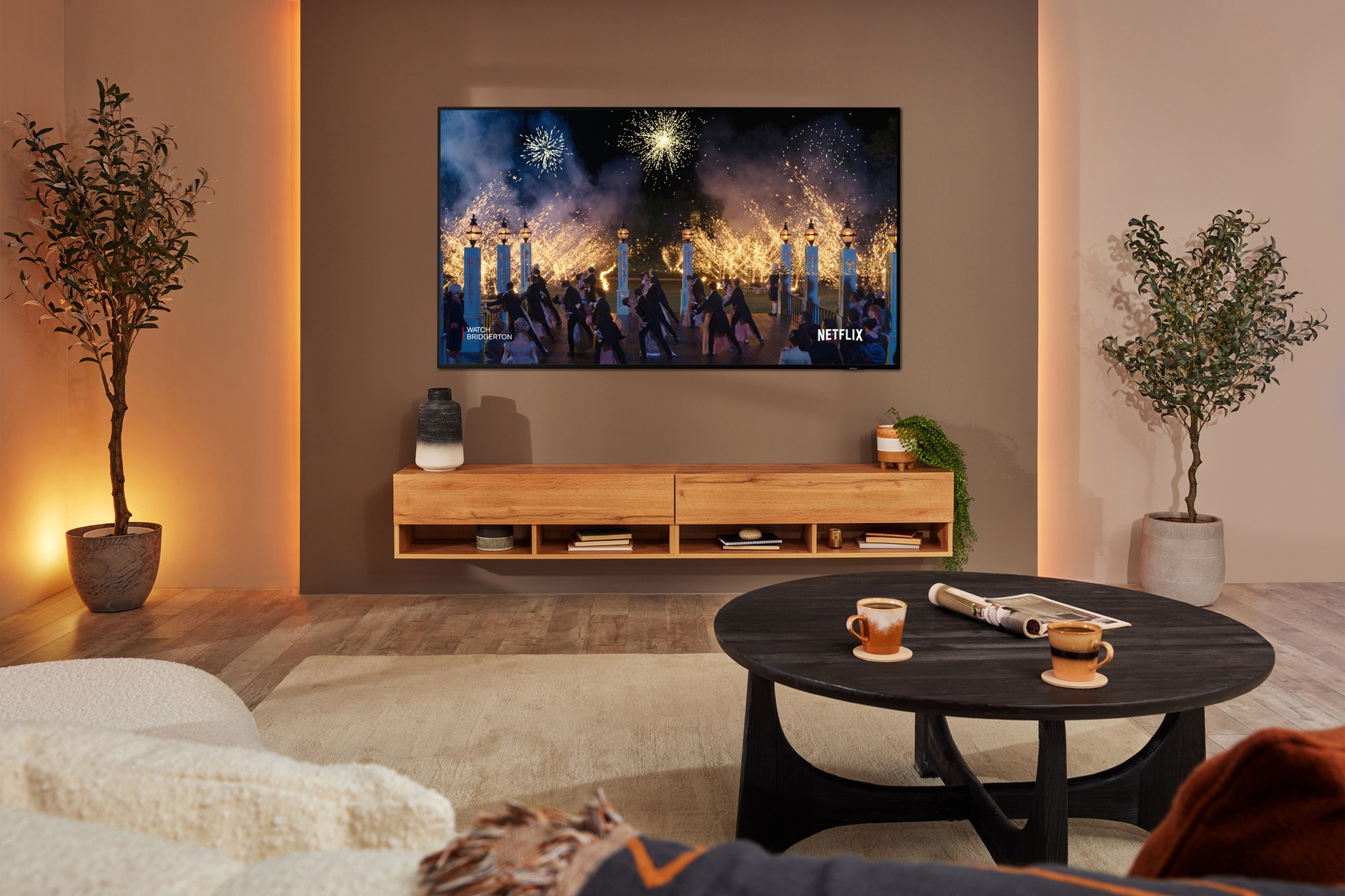 Neo QLED QN90B TV Lifestyle Feature Image 2jpeg)