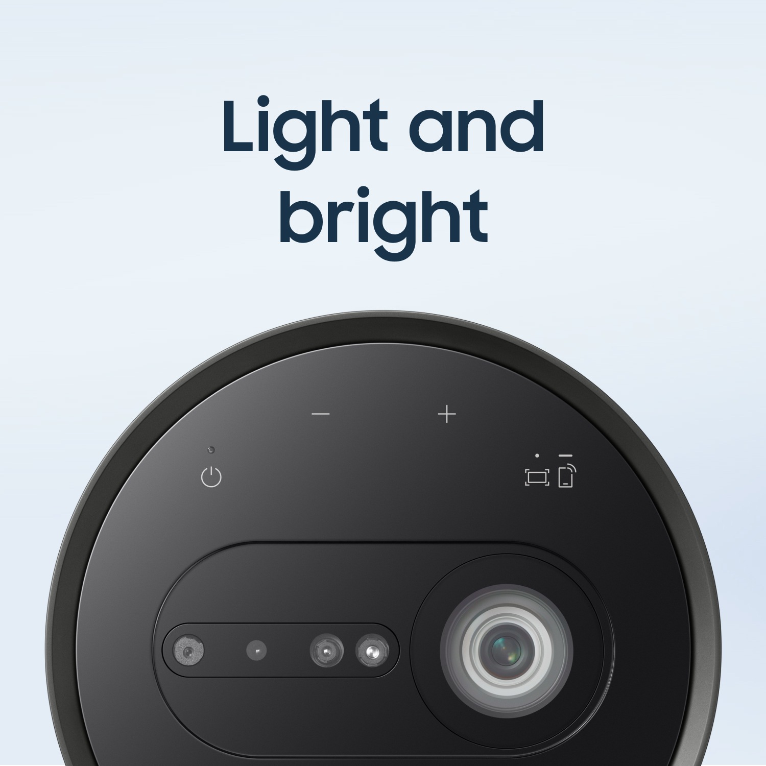 Närbild på Samsungs The Freestyle+, med texten ”Light and bright” på en ljusblå bakgrund.