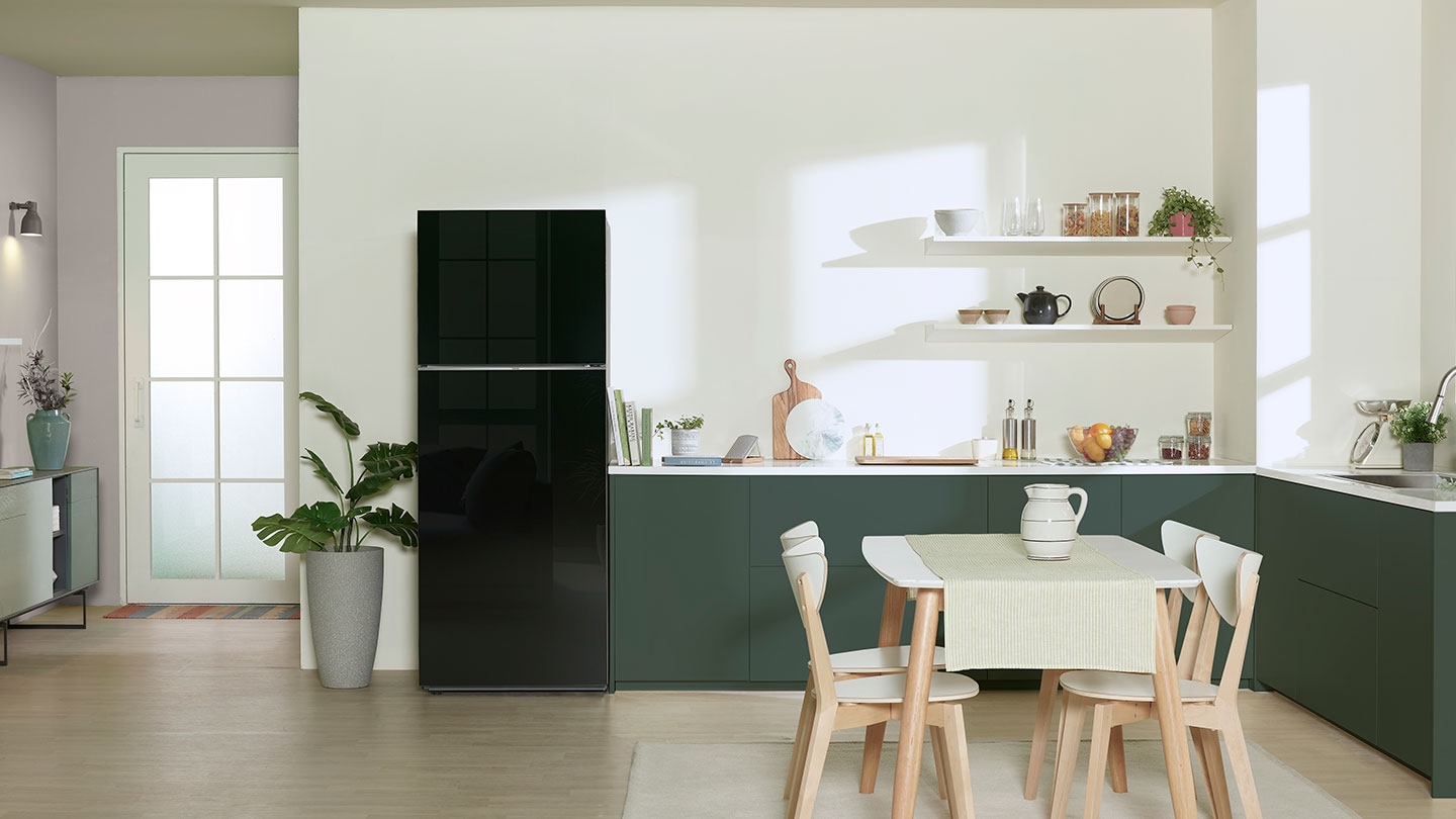 RT6300C of Clean White, Clean White and Clean Pink, Clean White and Clean Navy, Clean Black door are installed in kitchen of various interior design.