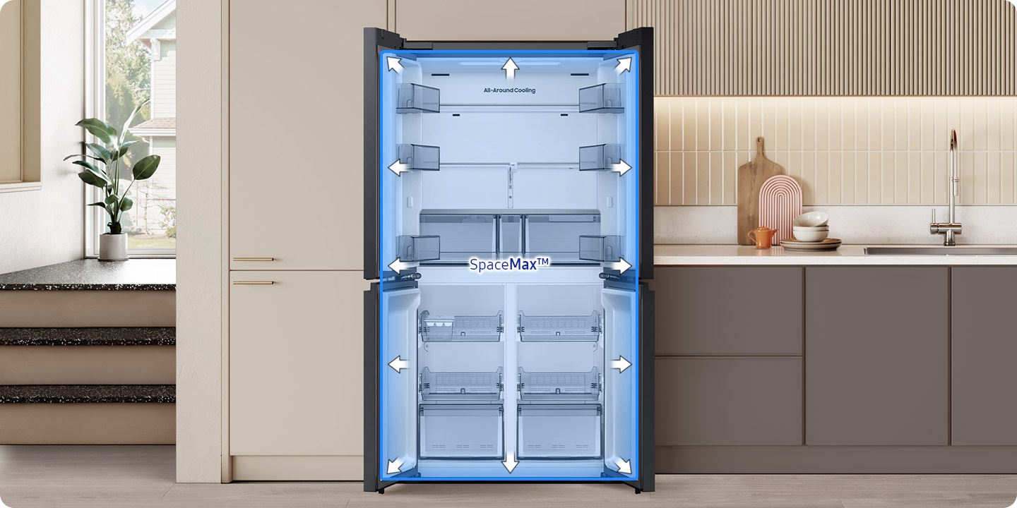 The door of the refrigerator is open. SpaceMax™ from inside to outside of the product is indicated by an arrow.