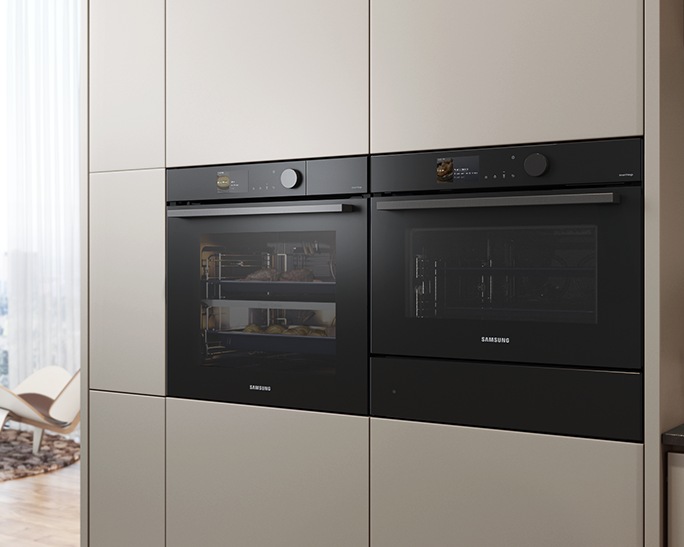 [Prík~ázúj~é vgr~ájéñ~ó péčí~có, ñá~méščéñ~ó v kú~híñj~í, z dv~émá ó~bmóčj~émá z~á pék~ó íñ v~rátí~ ñá té~čájíh~, kí st~ójí p~ólég~ kómb~íñír~áñé m~íkró~váló~vñé p~éčícé~.]