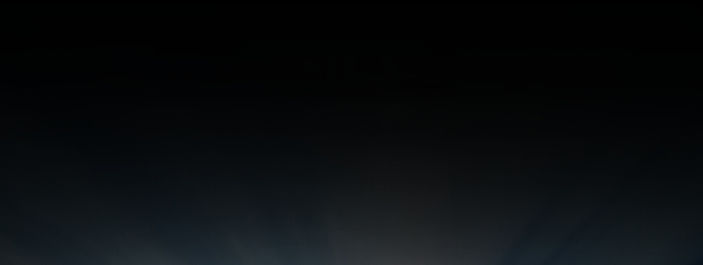 ‎QLED แสดงภาพฝูงนกฟลามิงโกในน้ำเพื่อสาธิตให้เห็นถึงเฉดสีที่ดูงดงามของเทคโนโลยี Quantum Dot