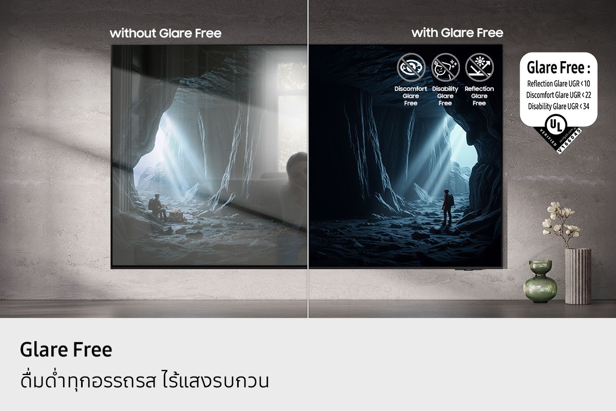 [หน้าจอทีวีที่ไม่มีเทคโนโลยี Glár~é Fré~é นั้นมีแสงสะท้อนที่รบกวนสายตา ข้าง ๆ กันคือหน้าจอทีวีที่มีเทคโนโลยี Glá~ré Fr~éé ที่แสดงภาพภูเขาได้อย่างชัดเจน โลโก้ ÚL~ ที่ผ่านการตรวจสอบ ไม่มีแสงสะท้อน: แสงสะท้อน ÚGR < 10, แสงสะท้อนจากความไม่สบาย < Ú~GR 22, แสงสะท้อนจากความพิการ < 34 vé~rífý~ÚL.có~m®. V166045]