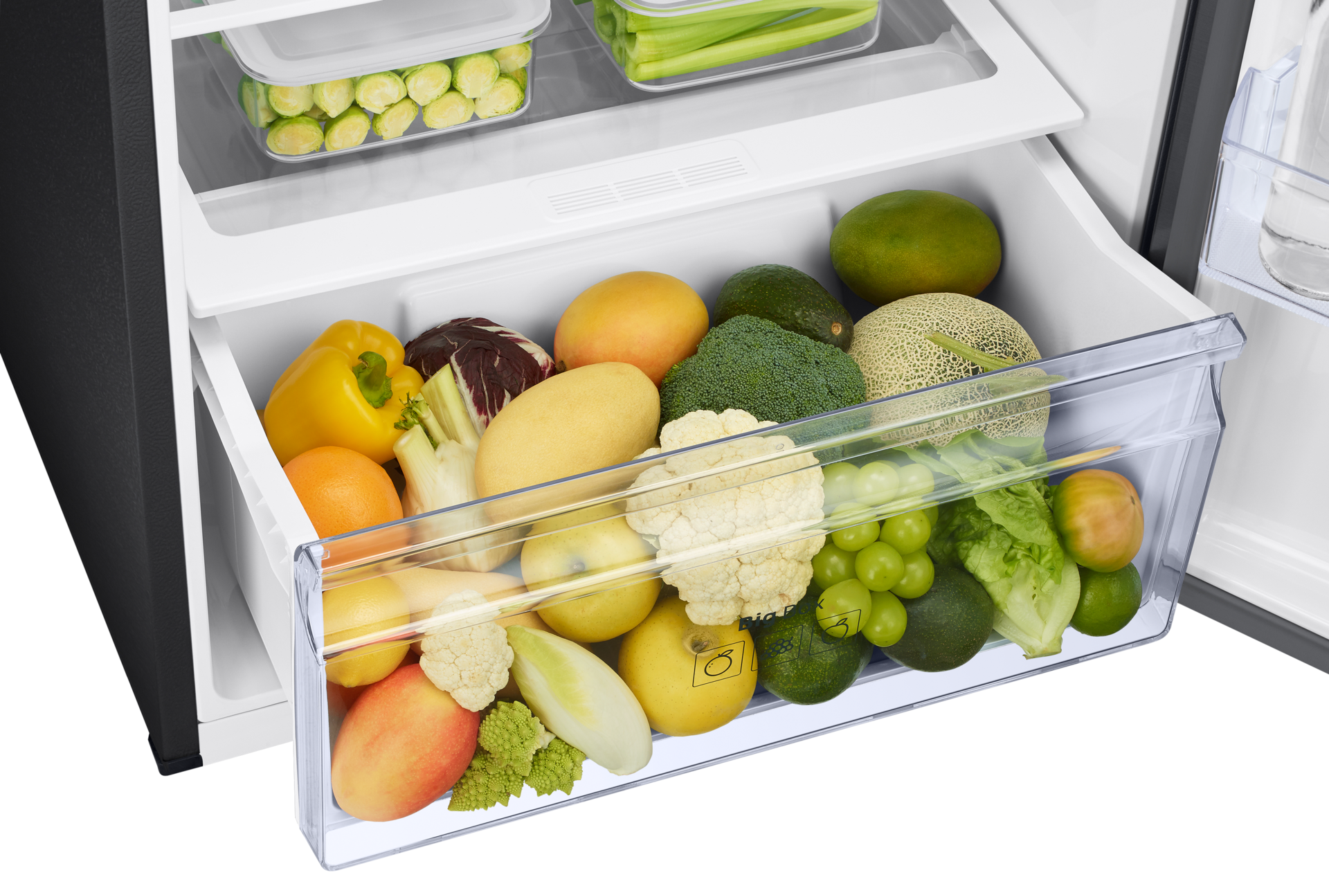 [ตู้เย็น 2 ประตู มุมมองชั้นเก็บอาหารด้านล่าง ตู้เย็นสีดำ]