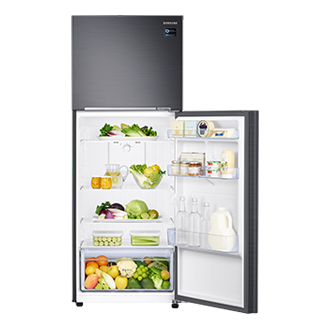 [ตู้เย็น 2 ประตู มุมมองเปิดแสดงอาหารภายในด้านล่าง ตู้เย็นสีดำ]