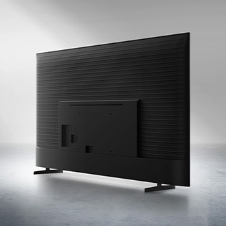 มุมมองด้านหลังของทีวีที่มี MetalStream Design มีตัวเครื่องเป็นโลหะเคลือบสีดำพร้อมลวดลายเป็นสัน