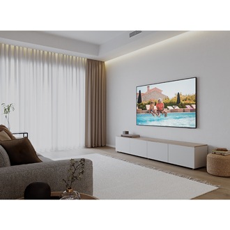 [Crýs~tál Ú~HD DÚ~É800 กำลังแสดงภาพพร้อมสระว่ายน้ำในห้องนั่งเล่น]