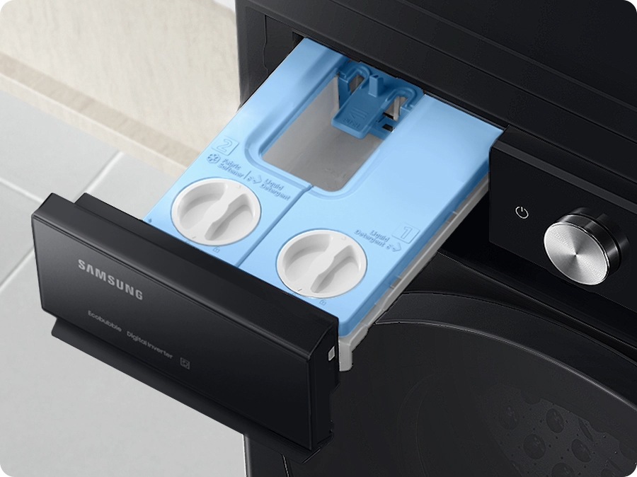 StayClean çekmecesi açılıyor. Işık parıltısıyla birlikte temiz iç bölme görünüyor.