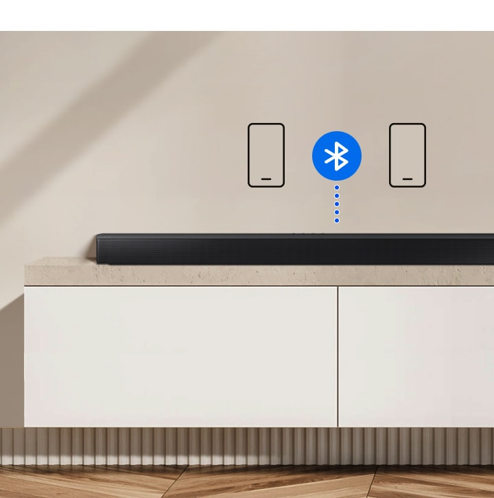 Bir Soundbar'ın kesik çizgilerle Bluetooth'a bağlı olduğunu ifade eden bir simge gösteriliyor. Simgenin etrafında iki akıllı telefon simgesi daha var.