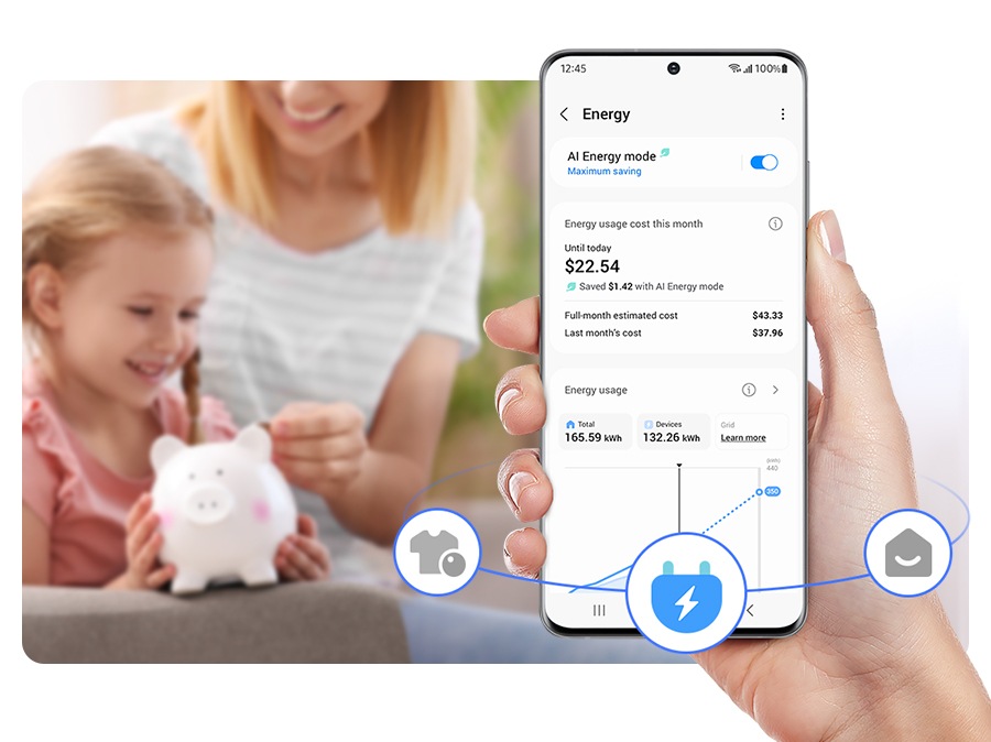 SmartThings Enerji hizmetini kullanarak enerji kullanımını kontrol eden bir kişi.