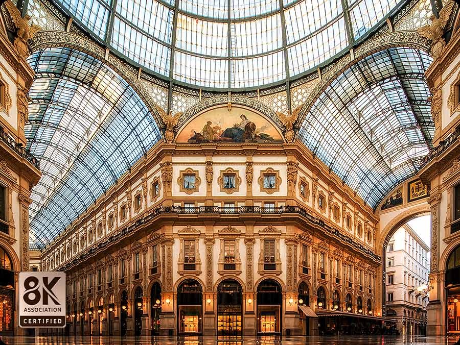 Three architectural details of an Italian landmark are transformed into an exquisite 8K resolution. Then, a ripple starts from the center of the scene and spreads out to all the edges, revealing the entire scene in pristine "8K Association Certified" quality.