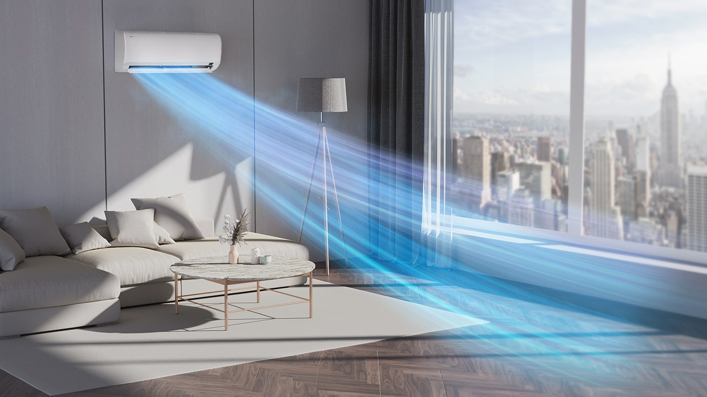 Samsung duvar tipi klima, şehir manzaralı modern bir oturma odasına serin hava üflüyor