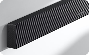 QS700F、重低音喇叭和智慧顯示器。