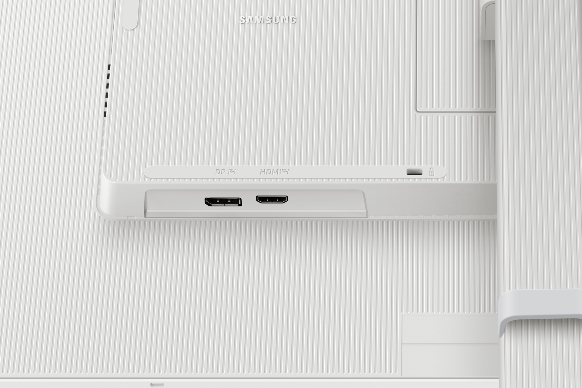 白，產品外觀細節 (連接埠)