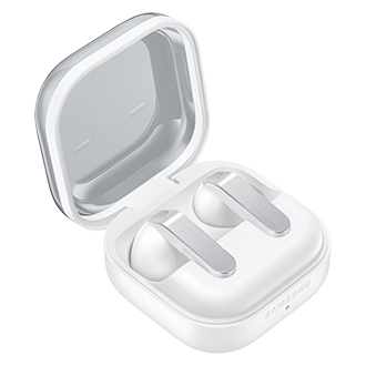 Galaxy Buds4 極光白，開啟的充電盒側面