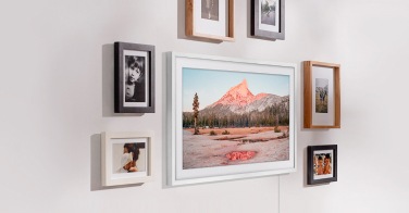 При купівлі The Frame – змінна рамка у подарунок