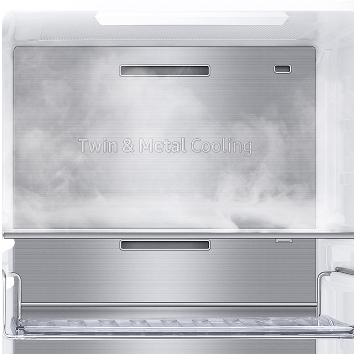 Cold air flows inside the Metal Cooling compartment of RS8000NC.