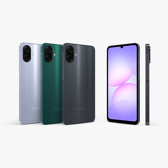 Galaxy A07 показано в чорному, фіолетовому та зеленому кольорах з декількох ракурсів, щоб підкреслити його елегантний та тонкий дизайн.