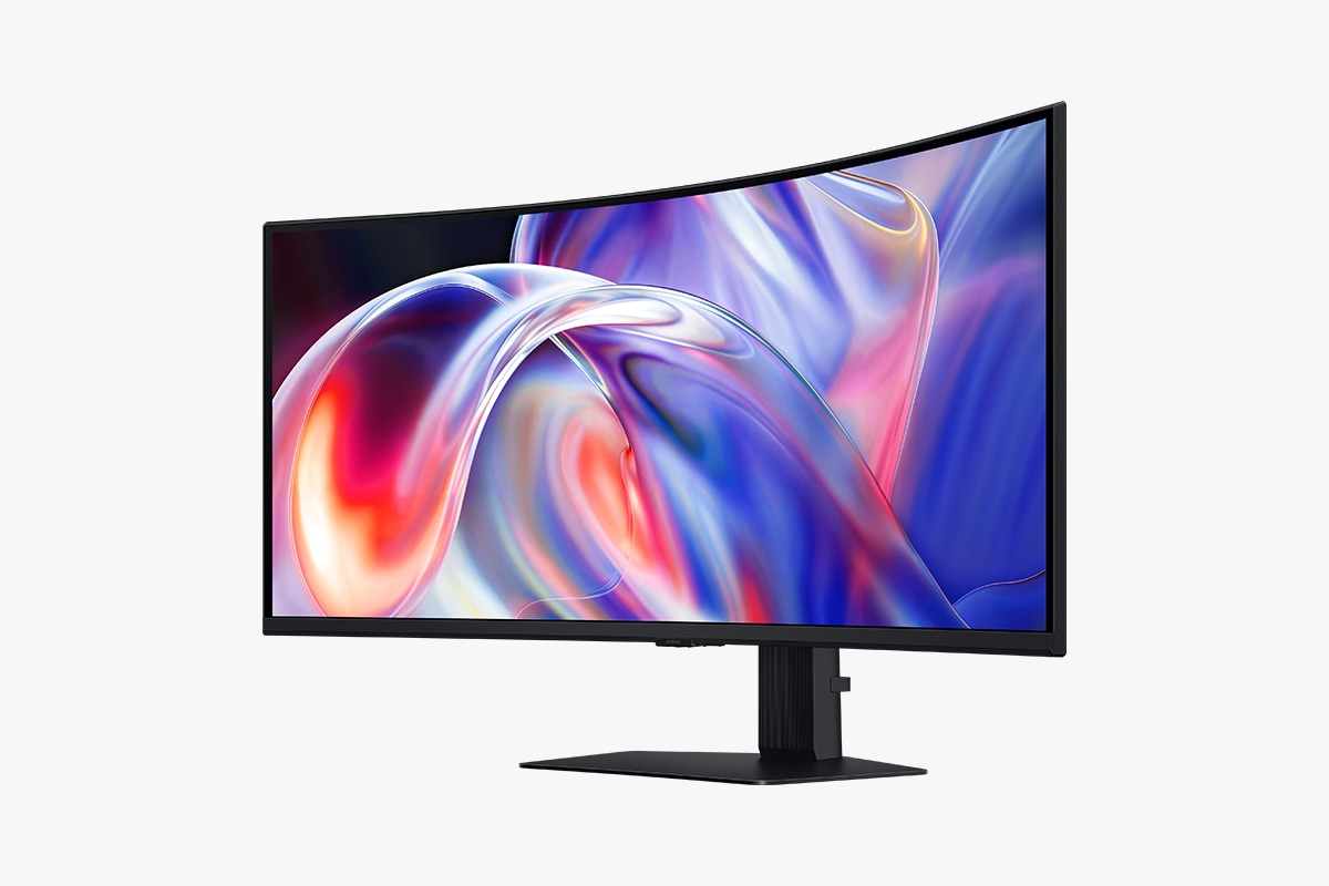 Вигляд на 40-дюймовий Samsung ViewFinity S8 S85TH з фронтально-правої перспективи, на екрані відображається палітра яскравих кольорів.