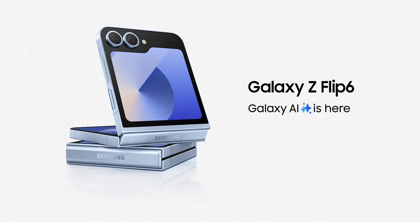 Galaxy AI ya está aquí. El Galaxy Z Flip6 en modo FlexMode y visto desde FlexWindow apilado sobre otro Galaxy Z Flip6 cerrado.